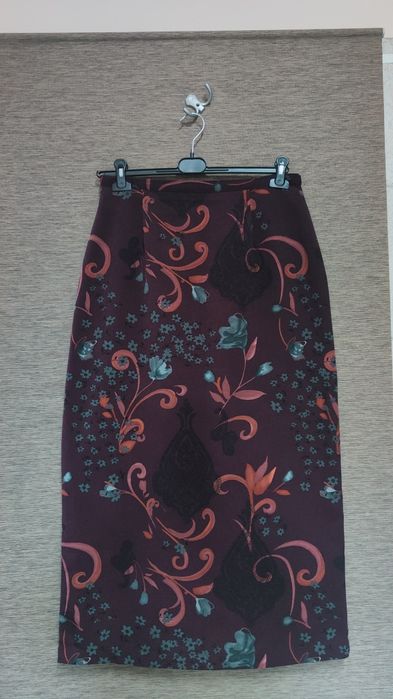 Kolorowa długa spódnica