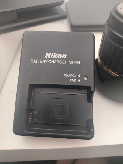 Nikon D3300 + Tamron 18-200 + flash + acessórios