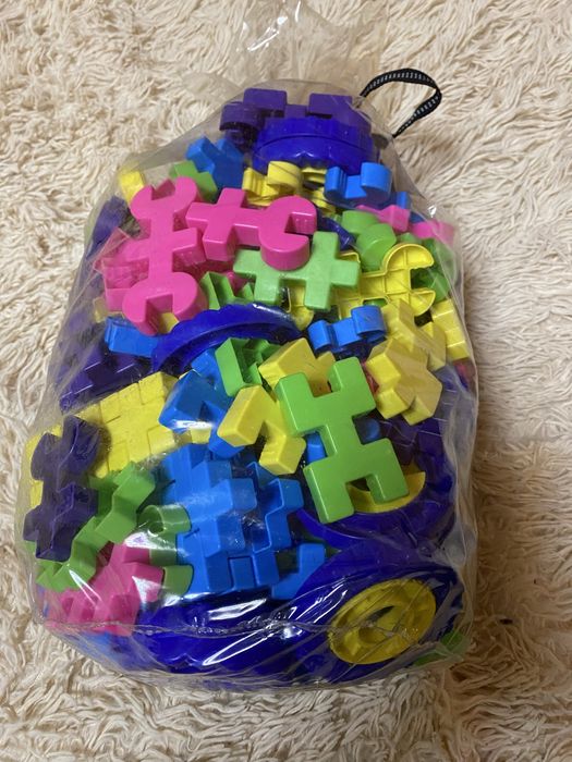 Набір іграшок машина Nikko-Амфібія  і конструктор Майстер боулінг лего