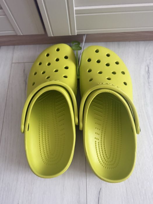 Klapki damskie Crocs Classic  r. 42-43 damska 11 Limonkowe