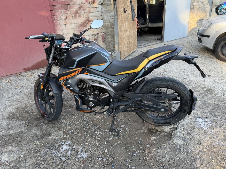 Продам Mustang st 200