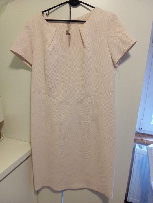 Ładna sukienka ołówkowa