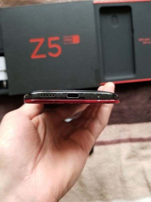 Продам  Lenovo z5 pro gt , 8/256 ,