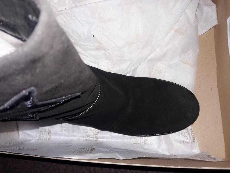 Bata. Италия. Тренд.Полностью кожаные сапоги. р 41.Крутейшее качество