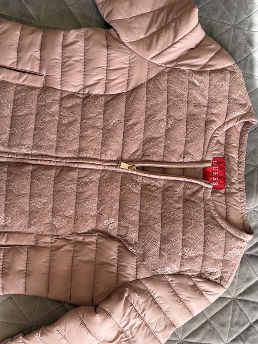 Жіноча весняна куртка Guess