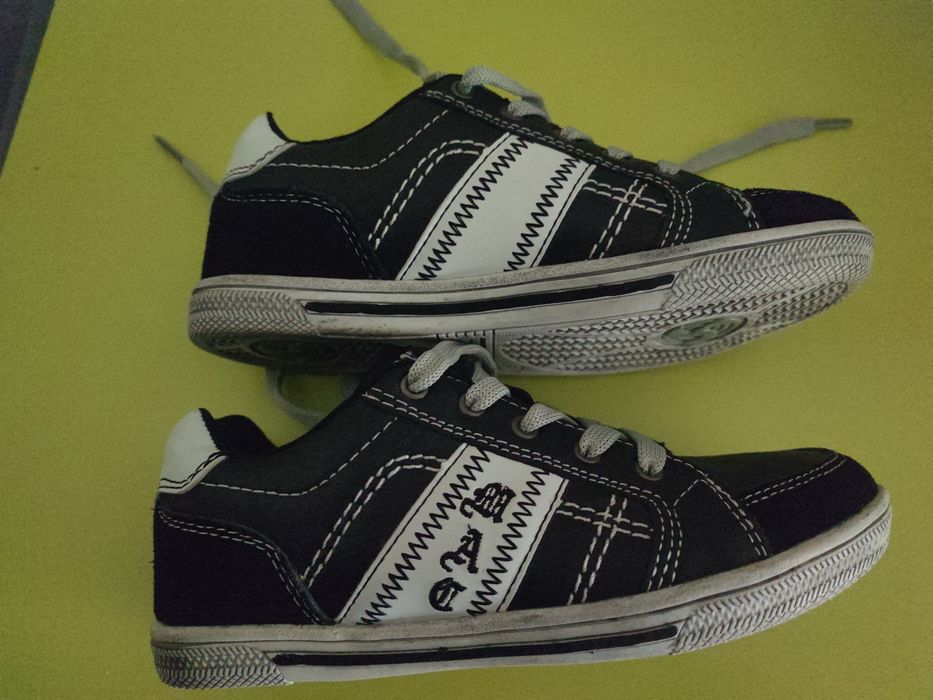 Nowe buty  sneakersy skóra naturalna 20cm