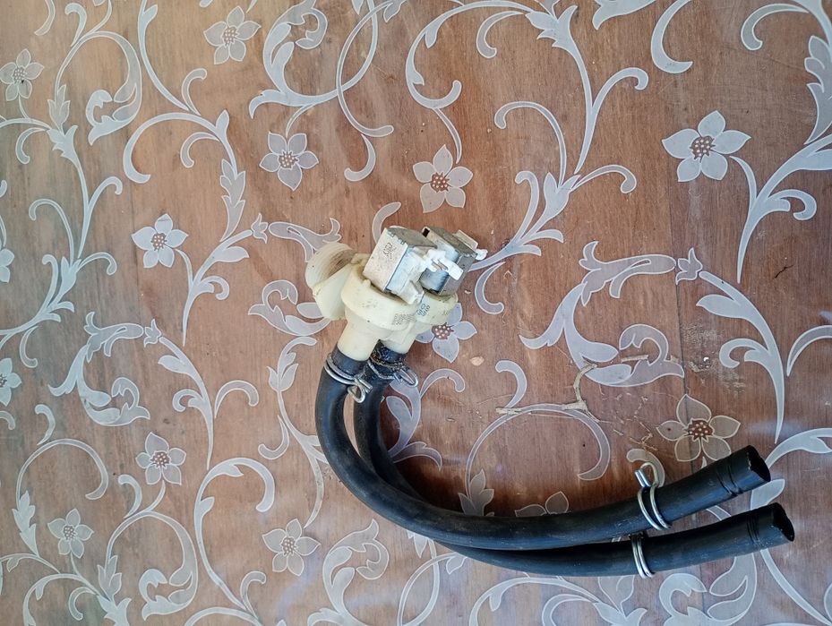 Запчастини до пральної машини zanussi LINDO100