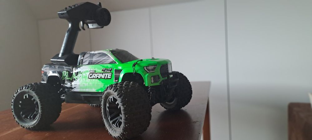 Sprzedam model Arrma Granite 4×4 3s