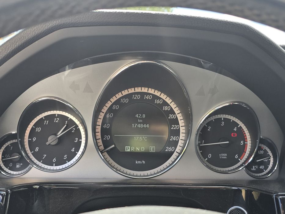 Vendo Carrinha Mercedes-Benz E250 CDI Kit AMG