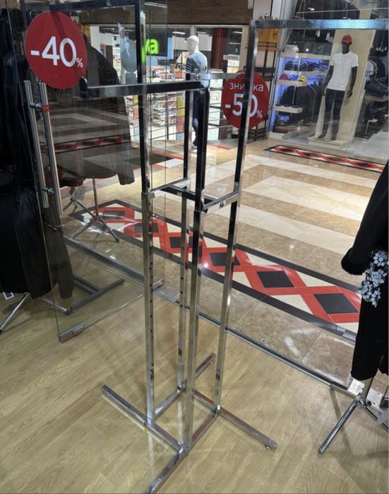 Стійка для одягу