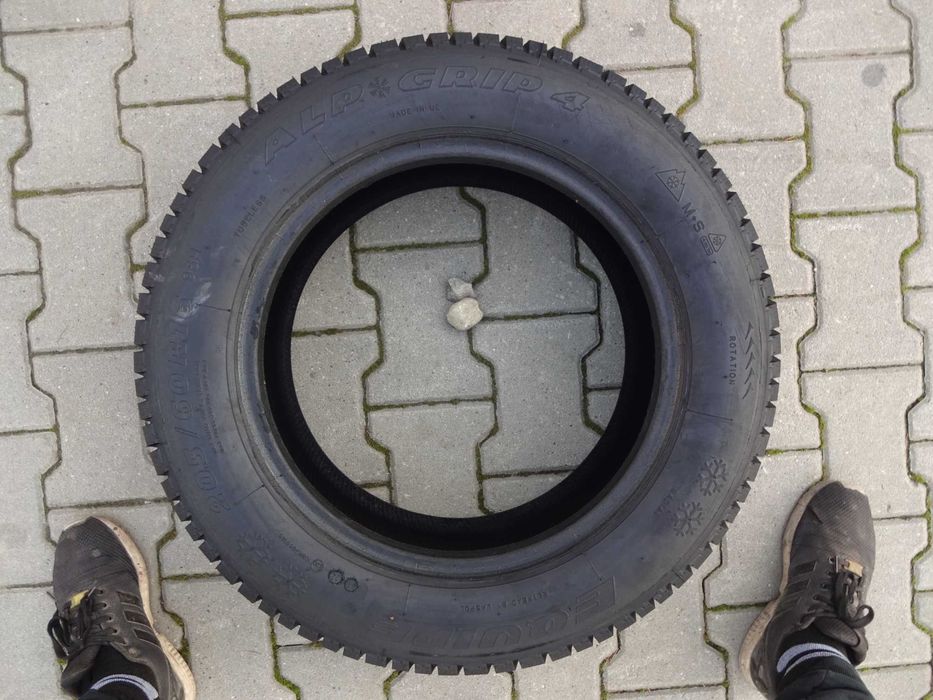 4x Opony Bieżnikowane Zimowe 205/60R16 Nowe