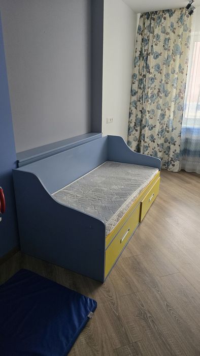 Підліткове ліжко з матрацом і шухлядами