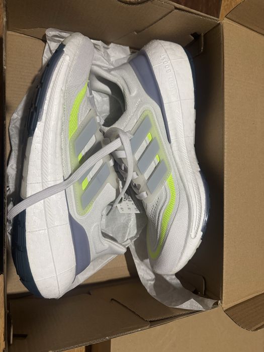 Кросівки adidas ultraboost light 40 розмір