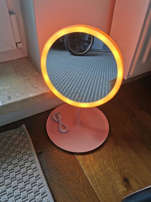Nowe lusterko LED różowe