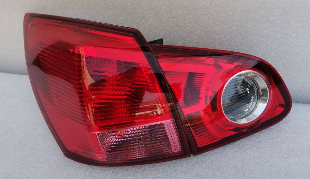 Фонарь задний левый стоп Nissan Qashqai 2006-2010 оригинал