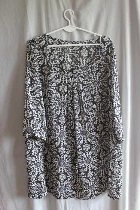 Bluzka tunika czarna w białe kwiaty oversize luźna plus size