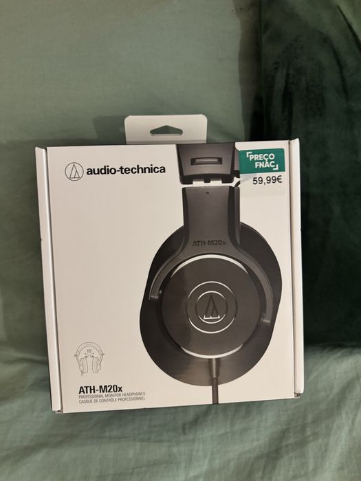 Conjunto DJ - Pioneer DJ DDJ-REV1, Audio-Technica ATH-M20x, Hercules DJMonitor 32