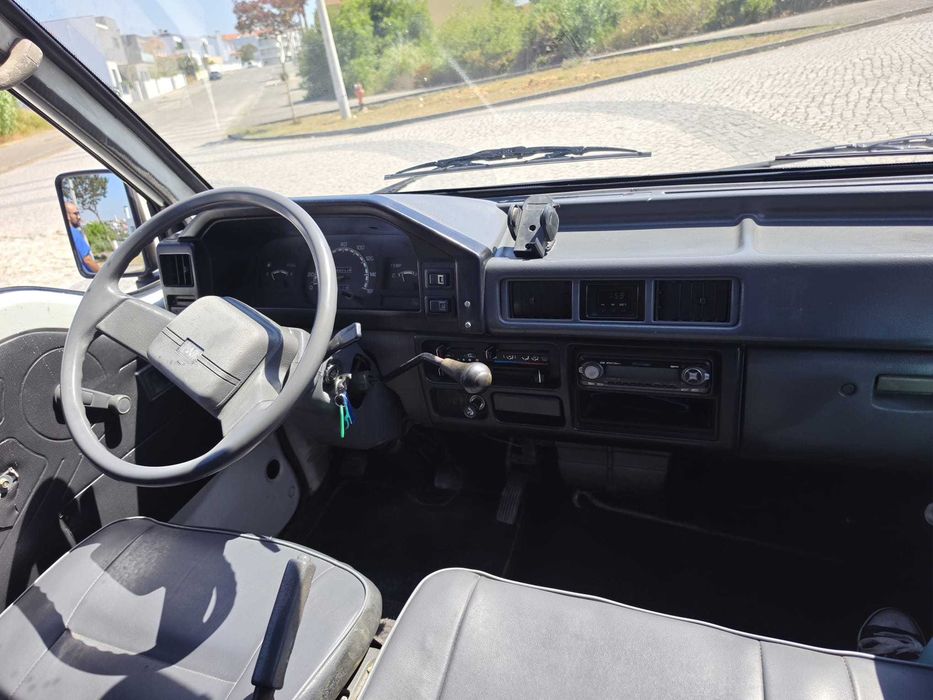 Mitsubishi L300 2.5D  9 Lugares