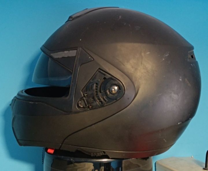 Capacete para mota  apenas falta a viseira