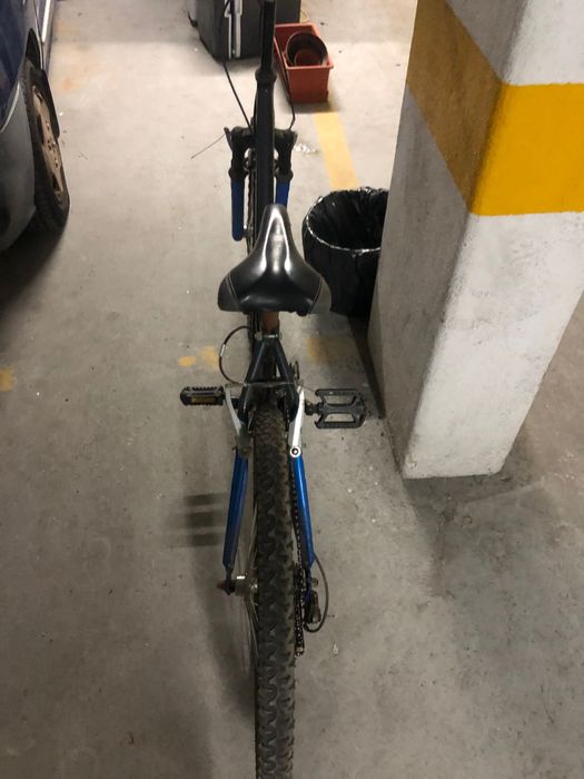 Bicicleta já sem uso
