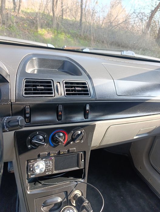 Автомобіль Geely MR