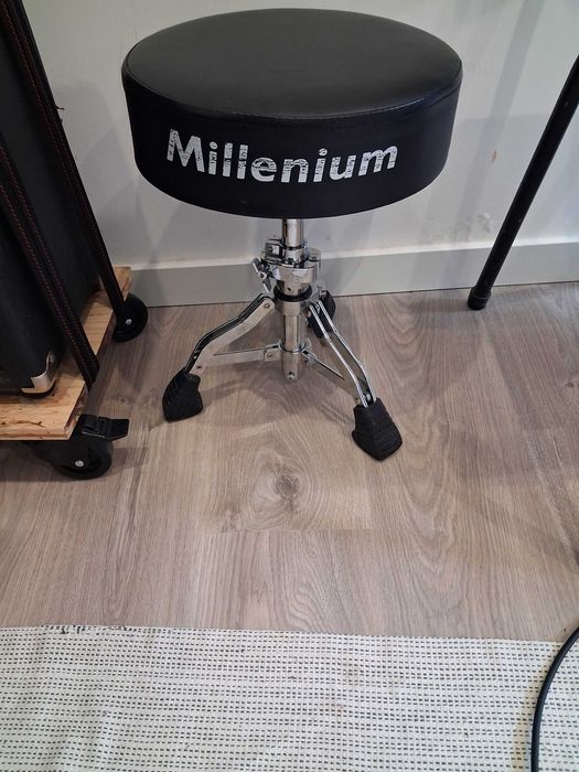 Banco Millenium MDTJR Throne Round