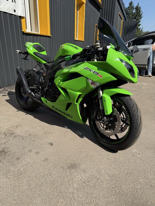 Японський спортбайк Kawasaki ZX6R Кавасакі Нінзя 636 з Японії ставиться на облік