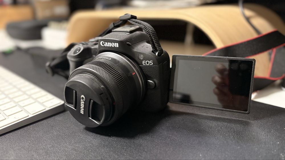 Vendo Canon EOS R50 + RF-S 18-45 IS STM
