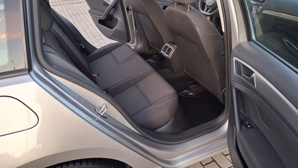 Продам Гольф 7 1.6 диз.Автомат.20р.