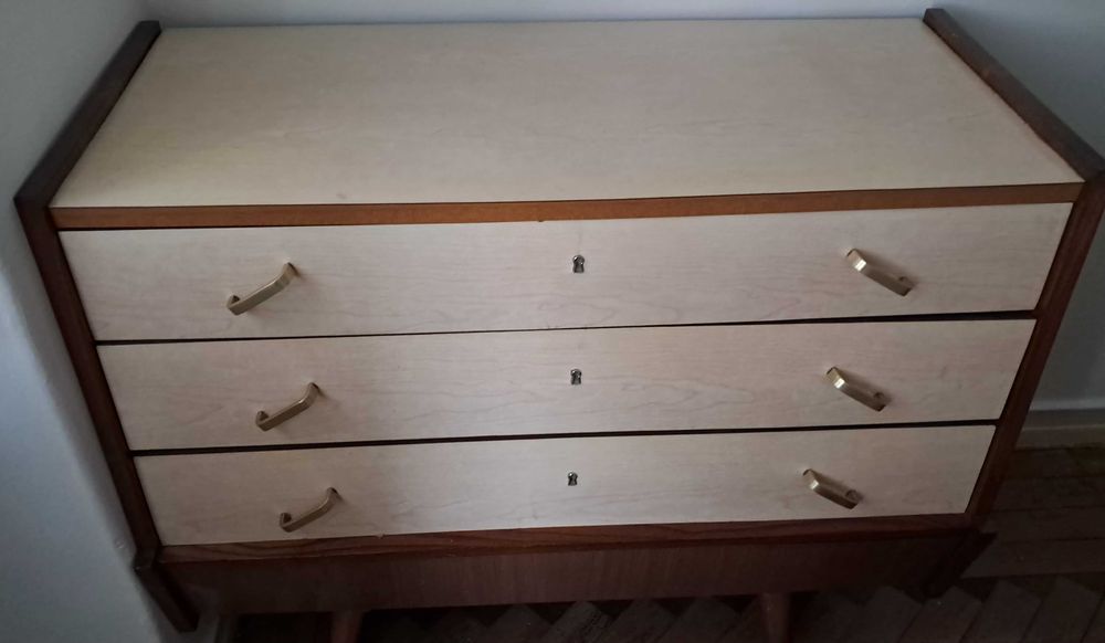 Mobilia de quarto dos anos 1960 - Urgente