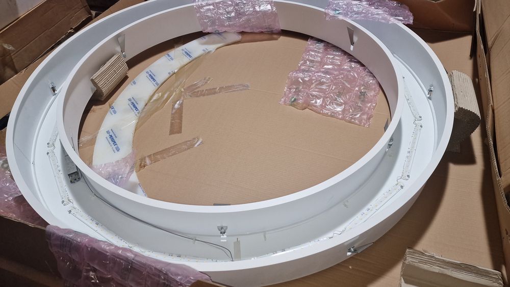 Focos de teto Led cor branca de 800 e 1.400 diametro