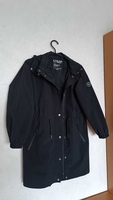 Демісезонна / вітровка