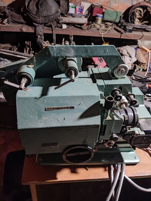 Кіно проектор україна5