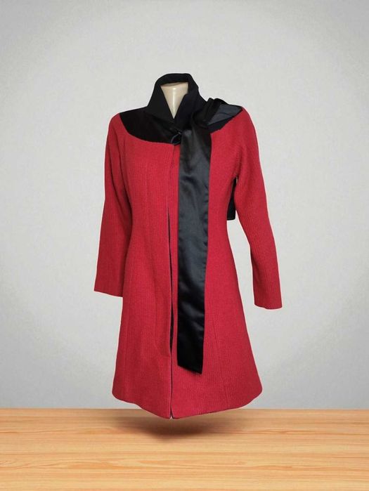 Елегантне червоне пальто M BY MAIOCCI, розмір S (чудовий стан)