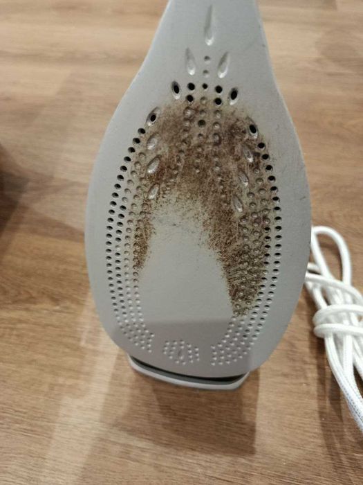 Ferro de engomar da Russell Hobbs azul