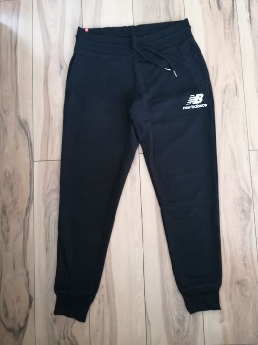 Spodnie dresowe new balance L