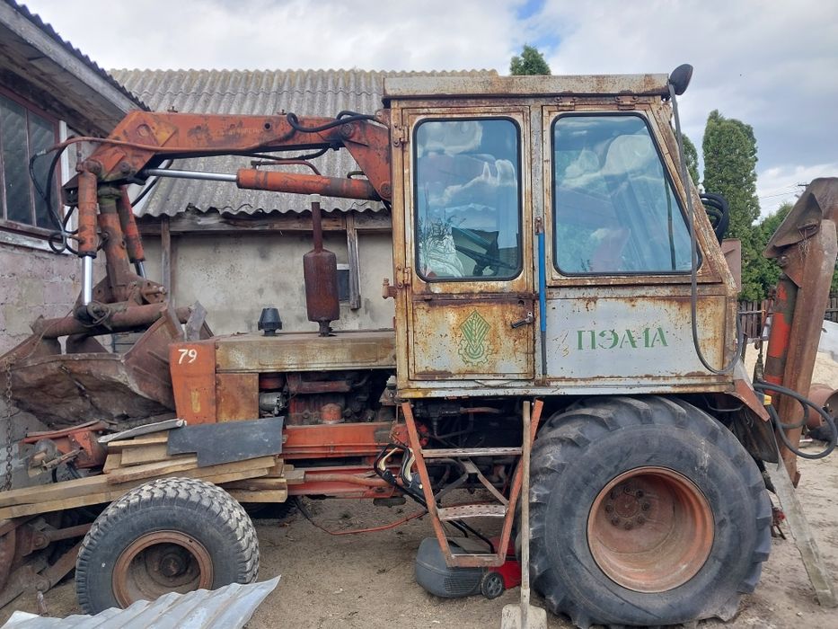 Продам Погрузчик (Карпатець) Навантажувач на ходу повністю...або на запчастини