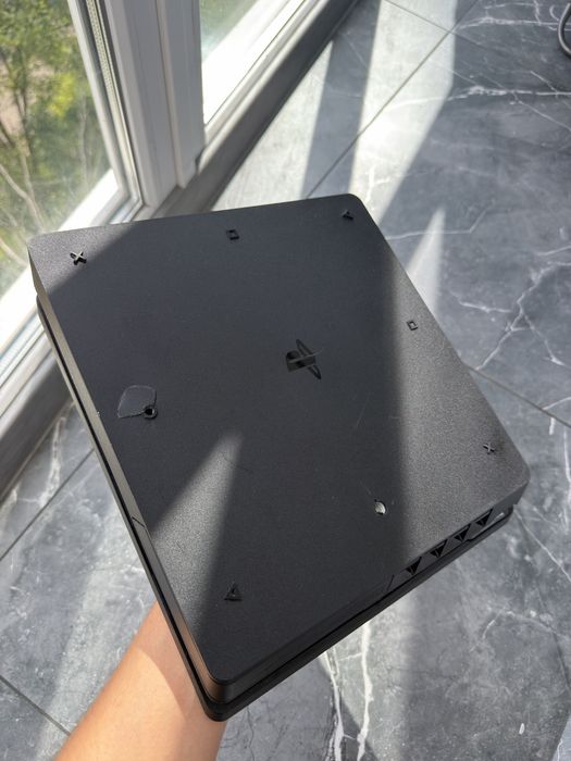 SonyPlastation 4 Slim