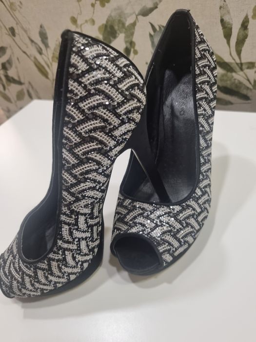 Sapatos  satos altos vários  modelos