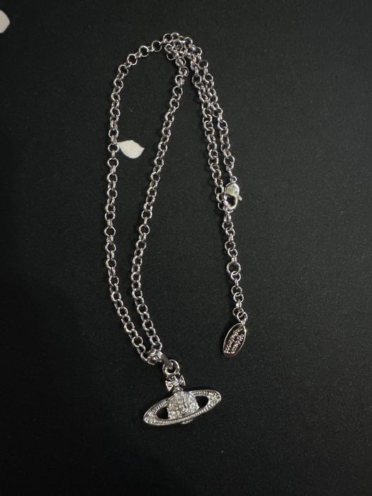 Colar Prateado Vivienne Westwood