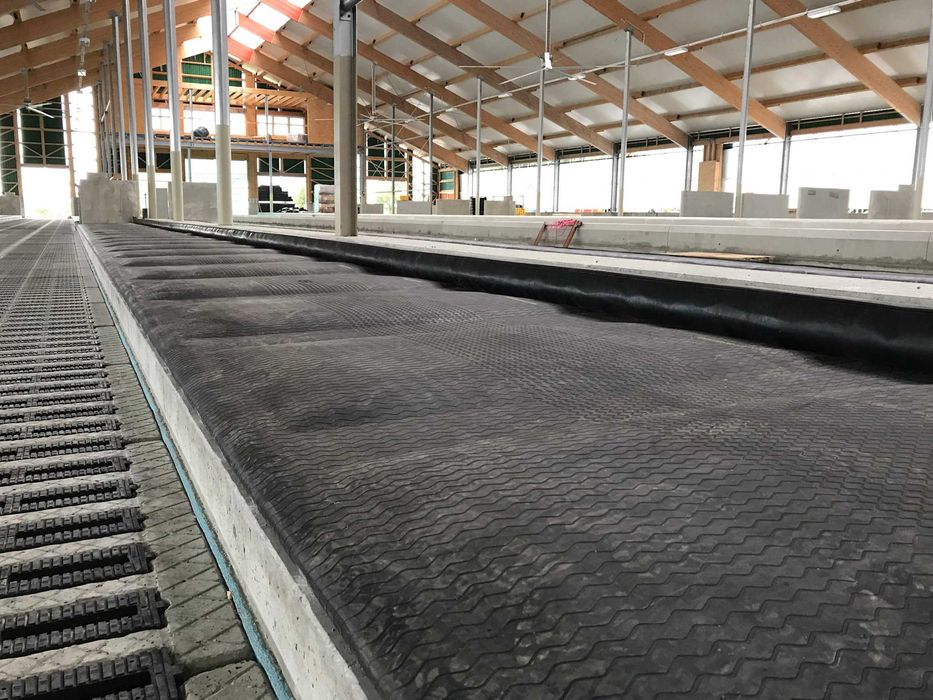 Materac legowiskowy wodno-piankowy dla krów