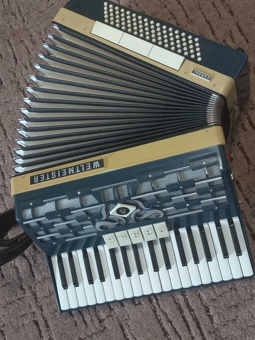 Акордеон  ( аккордеон ) Weltmeister Cordal