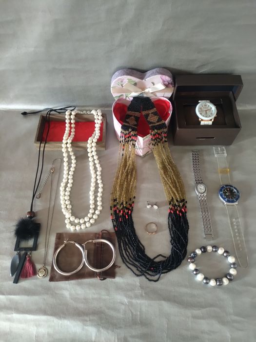 Diversas bijuterias tudo 7 euros