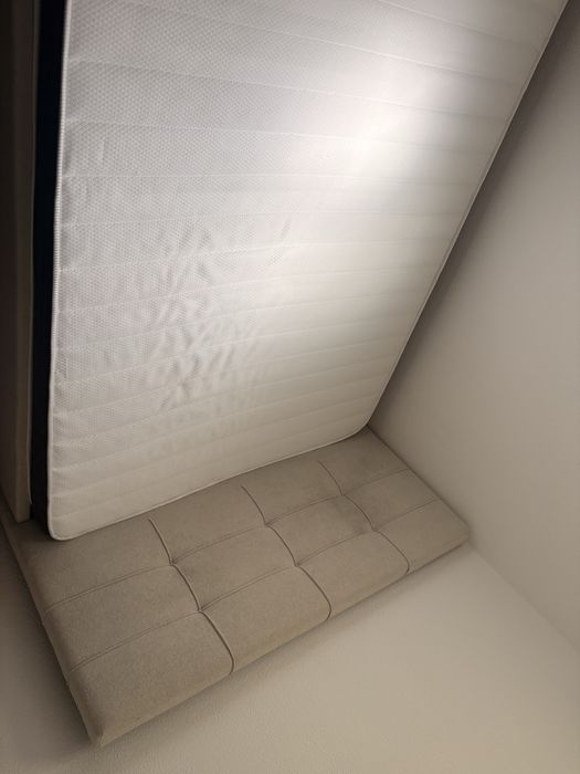 Cama baú com colchão: 250€