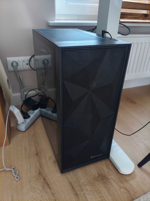 Komputer do gier - GEFORCE RTX 4060, INTEL CORE I5-12400F, 32GB RAM