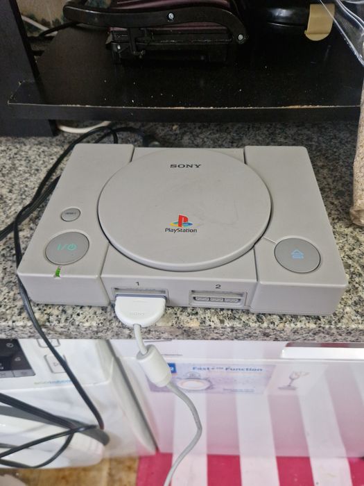 Playstation 1 / comando / cartao de memoria e 1 jogo