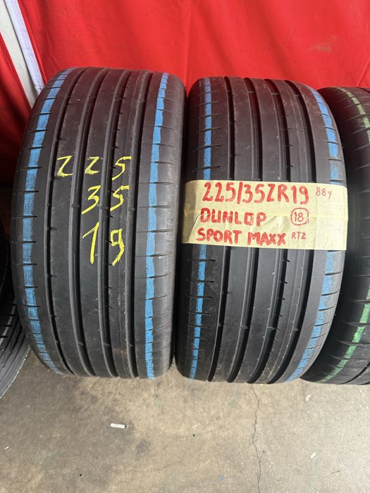 Pneus 225/35/19 + 255/30/19 Dunlop + Michelin