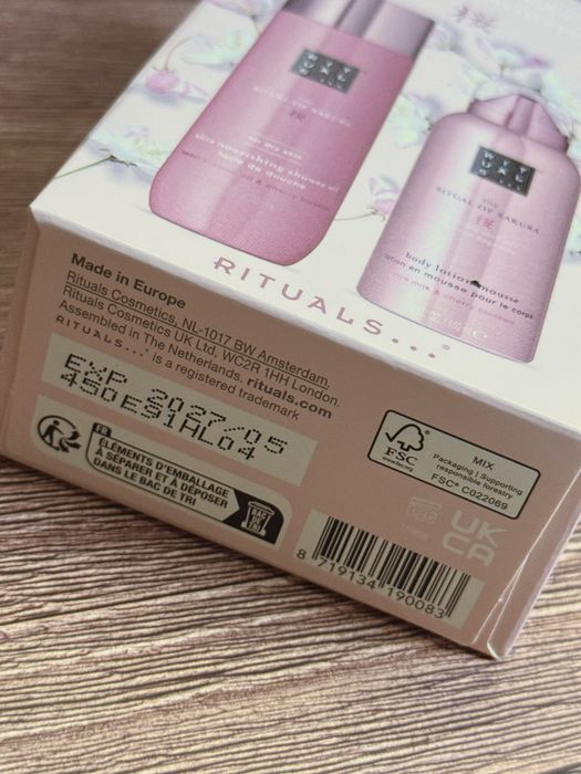 Sakura rituals gift set balsam w piance i olejek pod prysznic