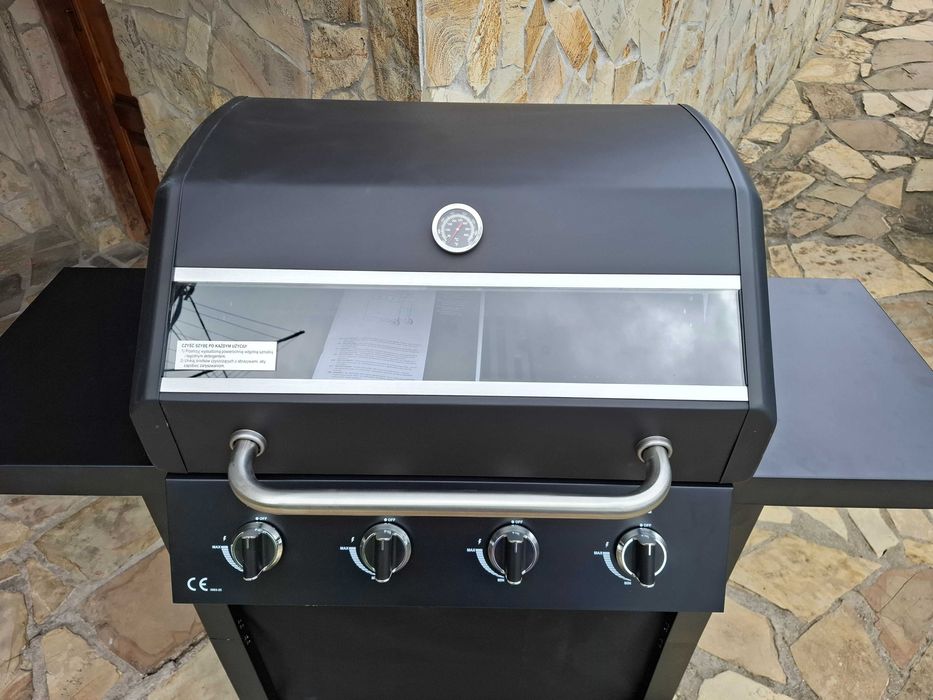 Sprzedam nowy grill gazowy 4 palnikowy