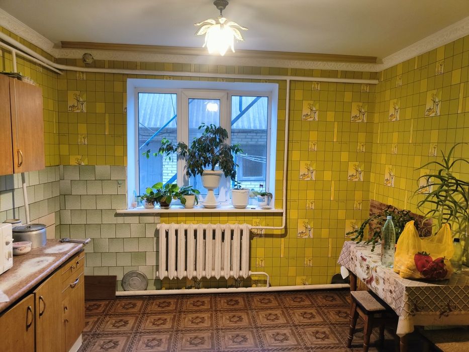 продається будинок